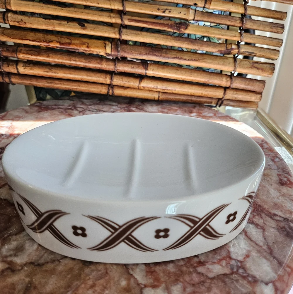 Vintage 1970's Porcelain Soap Dish
